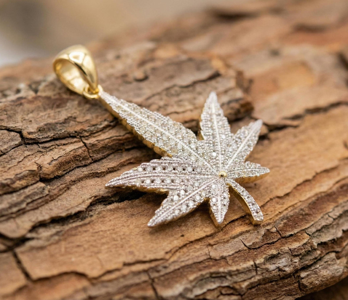 Silver Marijuana Leaf Pendant – Iced Out White Zircon Hip Hop Jewelry, Sparkling Leaf Charm, Bling Statement Pendant, Gift for Men & Women