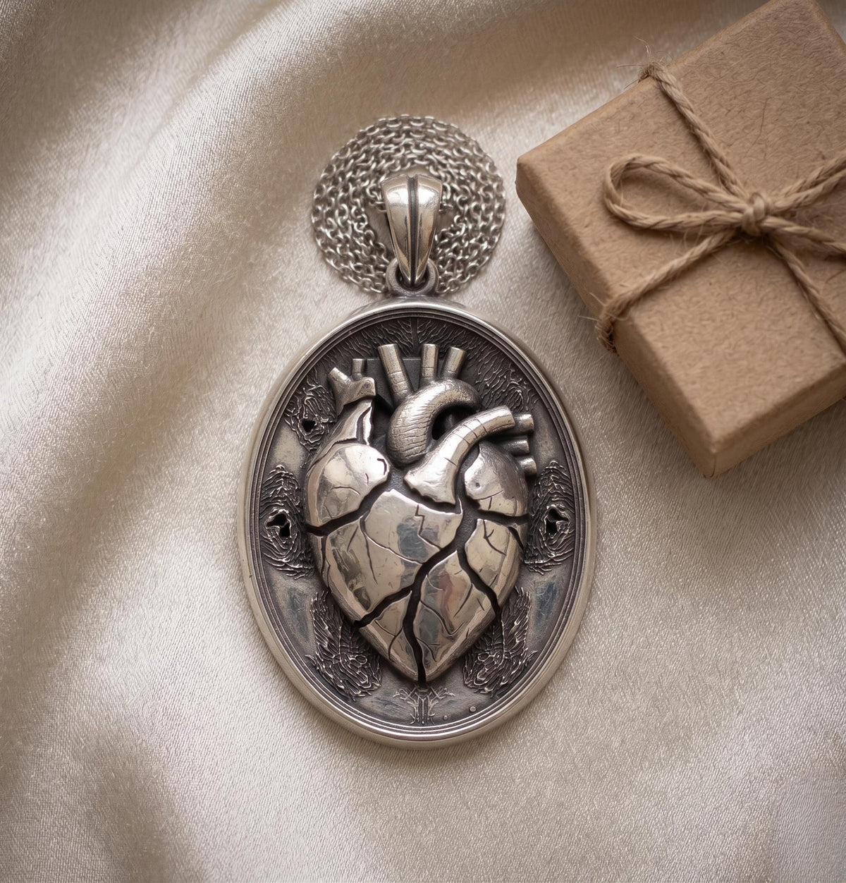 Realistic Heart Necklace, 925 Silver Anatomical Pendant, Macabre Gothic Jewelry, Steampunk Accessory Nurse Cardiologist Gift, Dark Aesthetic